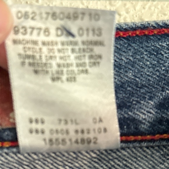 Classic vintage Levi's 550 straight leg tapered denim jeans in medium blue wash - Picture 7 of 7